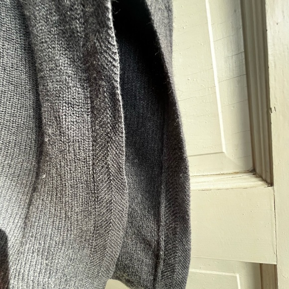 Wilfred Aritzia Merino sleeveless duster (M) - Picture 6 of 8